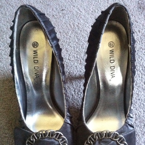 Wild Diva Shoes - Picture 2 of 3
