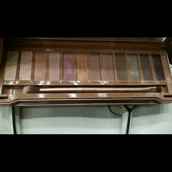 Naked 3 pallete