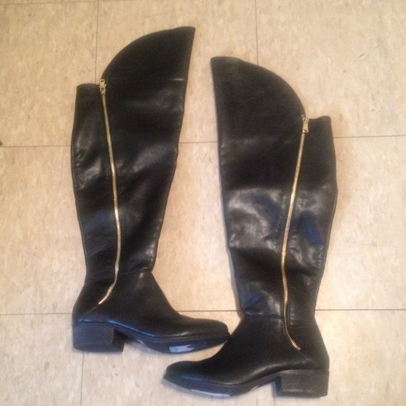 Report Knee Boots