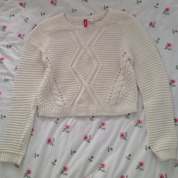 💕SOLD💕 H&M cropped white cable knit sweater - Picture 2 of 3