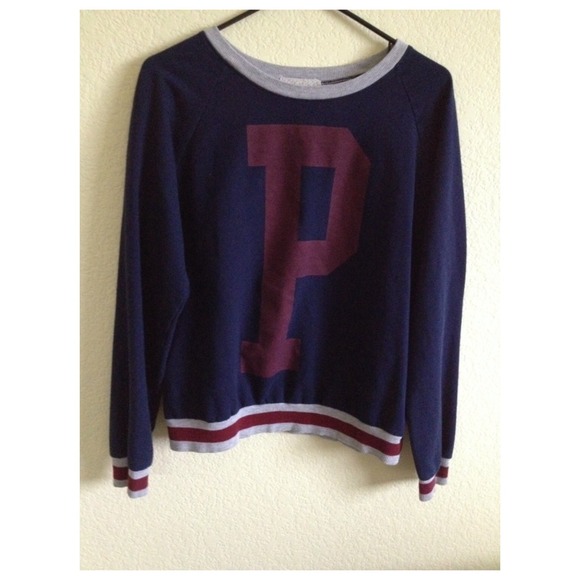 crewneck pullover