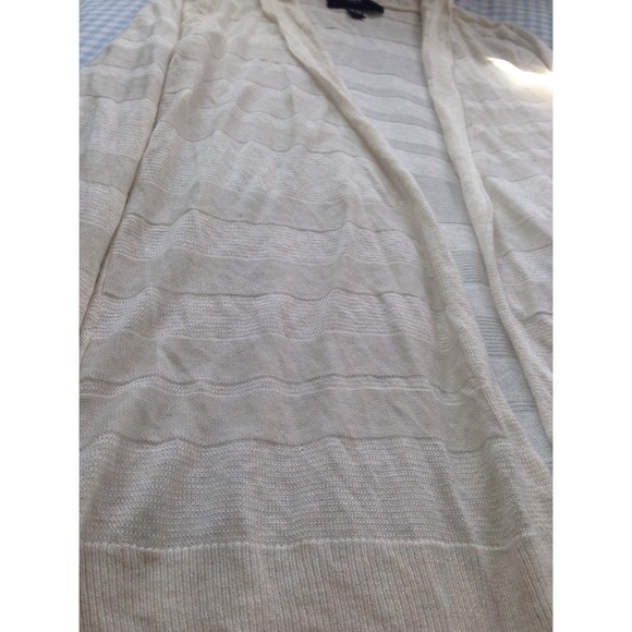 🚫 sold in bundle🚫 Sheer Cream Cardigan - Picture 2 of 4