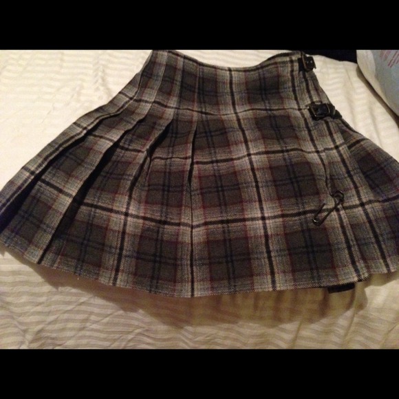 Sexy plaid mini skirt with unique safety pin