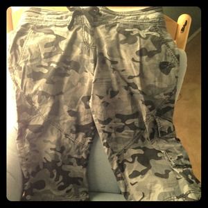 Black and gray camouflage Nike Capri pants