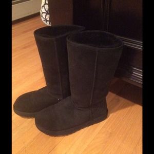 ON HOLD @scottyandmarie....UGG Boots -Tall