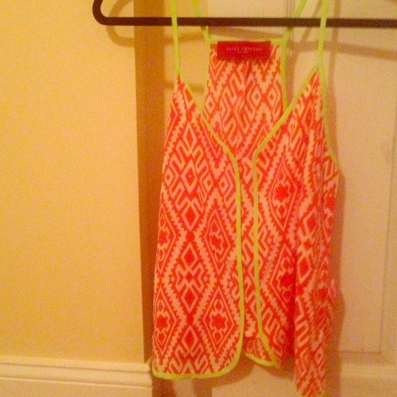 AMAZING SUMMER TOP!! NWT
