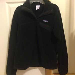 Patagonia black fleece pullover.