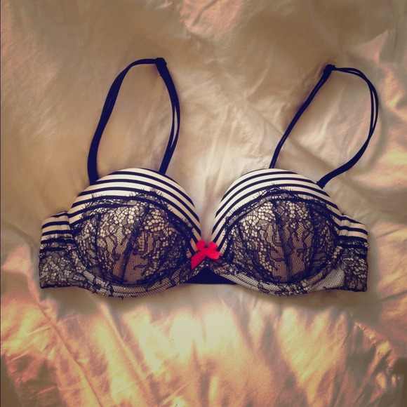 Lacy VS bra
