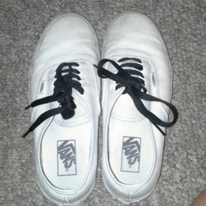 *SOLD ON VINTED* White classic Vans