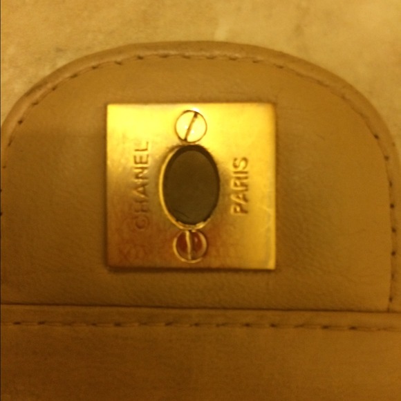 SOLD! Chanel Beige Quilted Shoulder Bag - Picture 3 of 4