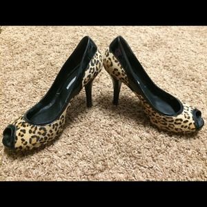 Via spiga leopard peep toe heels 7.5