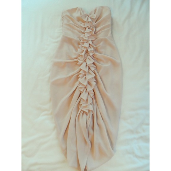 SOLD! NWOT H&M formal cream ruffled dress - Picture 1 of 1