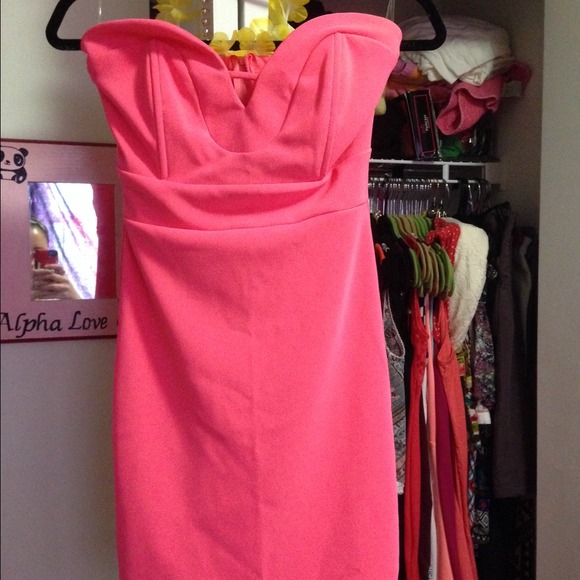 Tobi Dresses & Skirts - Bright Pink Bodycon Strapless Dress