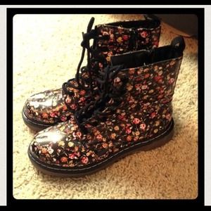 Floral boots