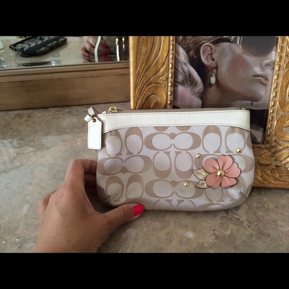 Absolutely beautiful coach clutch