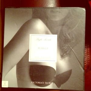 Push-up bra w/underwire and adhesive sides.