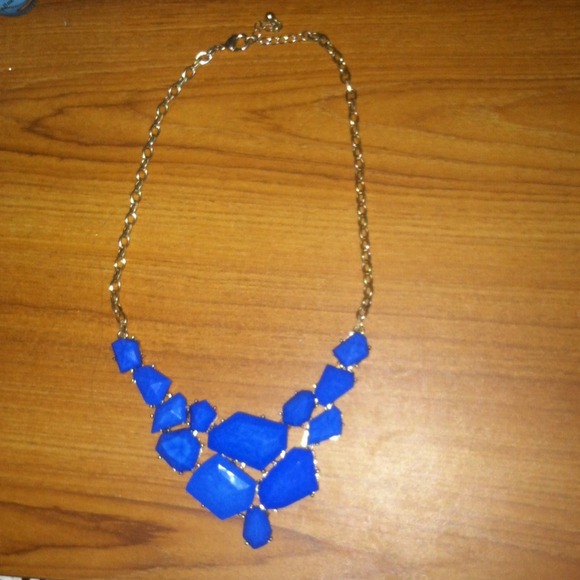 Statement necklace