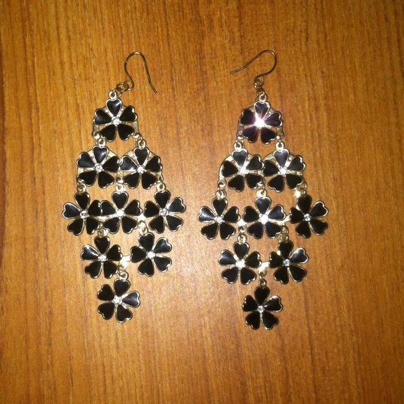 Chandelier earrings