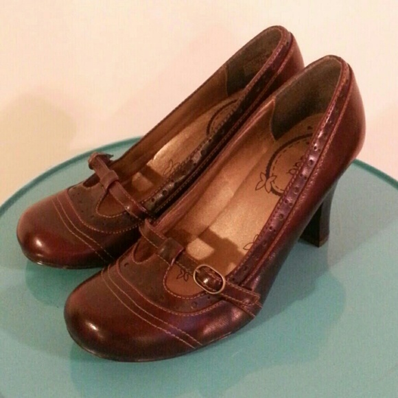 Mudd-Chunky Heel Brown Shoes