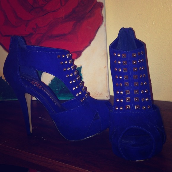 Blue studded high heels size 7 1/2