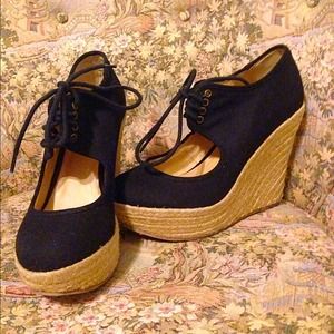 🎉HOST PICK 9/8/14🎉Espadrille Platforms