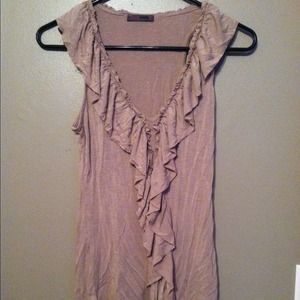 Ruffled front tank top! 👍💕