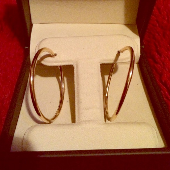 14k Gold earring hoops for women!!