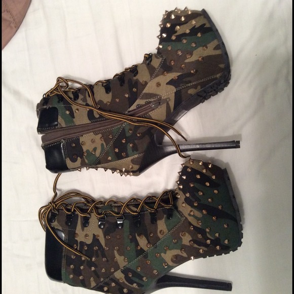 Realtree Camo High Heel Shoes Realtree Camo High Heel Shoes