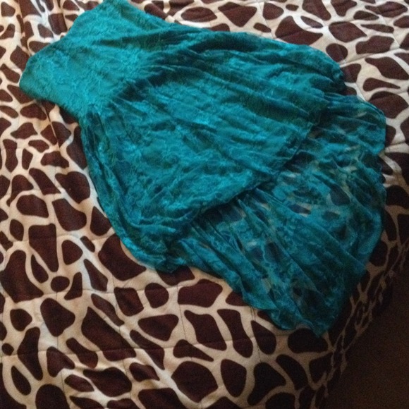 Dress - Picture 3 of 3