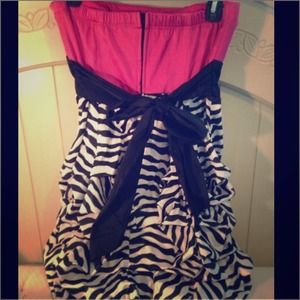 Zebra and Hot Pink Ruffled Dress with bow 💕💋🎀