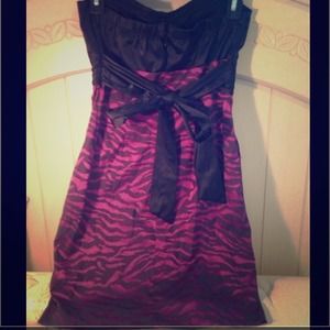 Purple Zebra stripe strapless dress w/ pockets