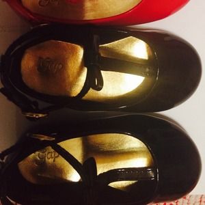 Toddler cute flats ( Black) ( toddler size 5)