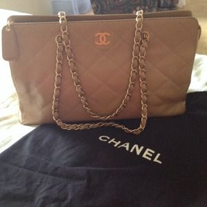 CHANEL authentic caviar skin handbag