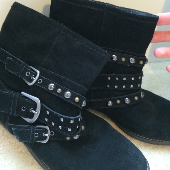 Gently used fashion boots!! - Picture 4 of 4