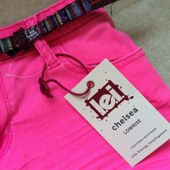 Hot pink denim shorts!! - Picture 2 of 3