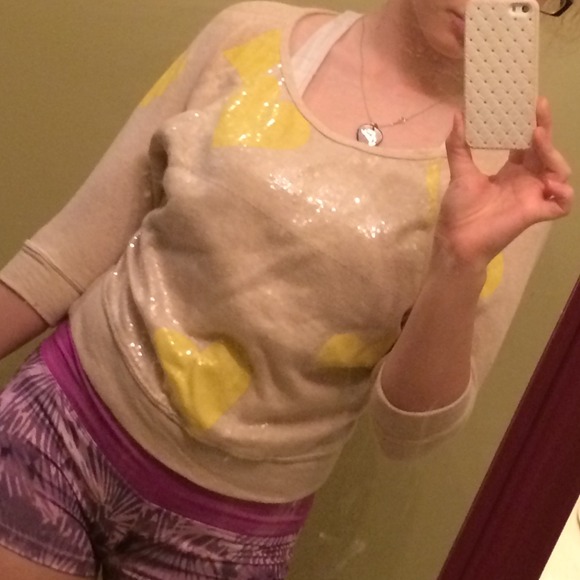 Half sleeve yellow heart shirt - Picture 1 of 3