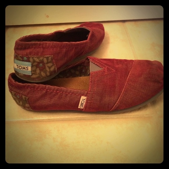 ❌SOLD❌TOMS Maroon Classic Corduroy