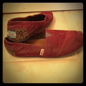 ❌SOLD❌TOMS Maroon Classic Corduroy