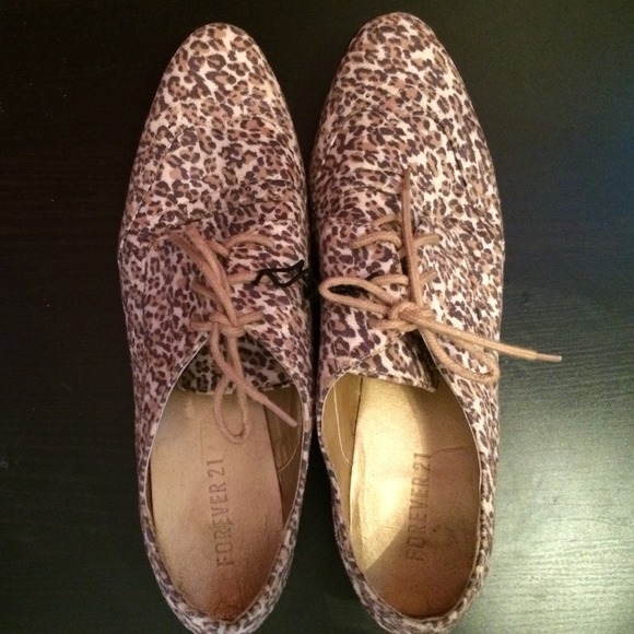 Brand new never been worn cheetah flats - Picture 1 of 2