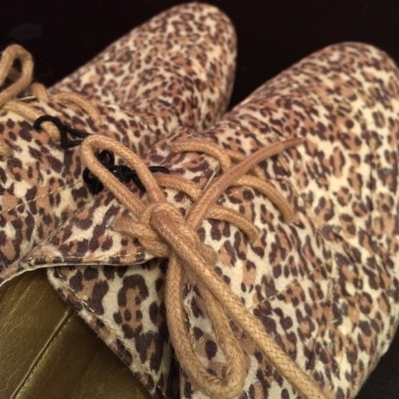 Brand new never been worn cheetah flats - Picture 2 of 2
