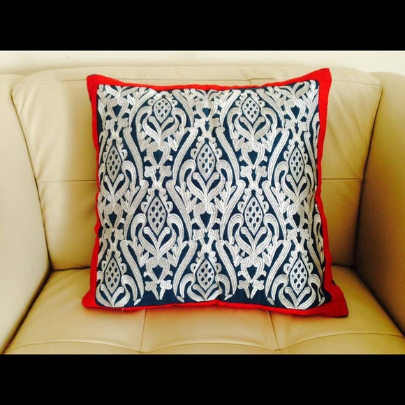 Decorative Pillows - Picture 3 of 4