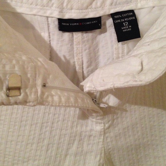 Shorts - Picture 3 of 4