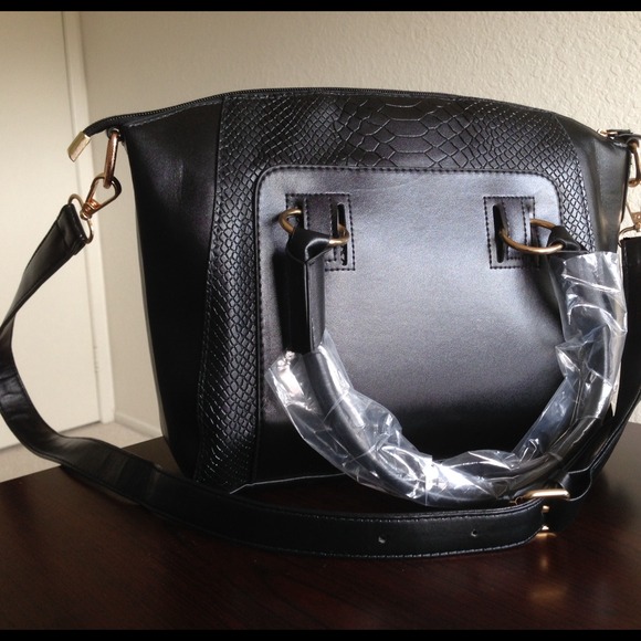 BUNDLED $35 Black Top Handle Purse - Picture 2 of 4