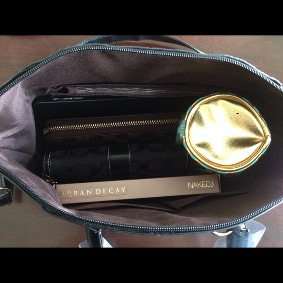 BUNDLED $35 Black Top Handle Purse - Picture 4 of 4