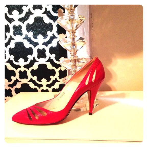 Vintage Hot Pink Heels👠