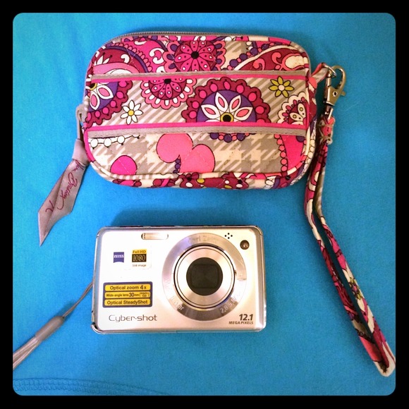 NWOT Vera Bradley tech case/wristlet - Picture 1 of 4