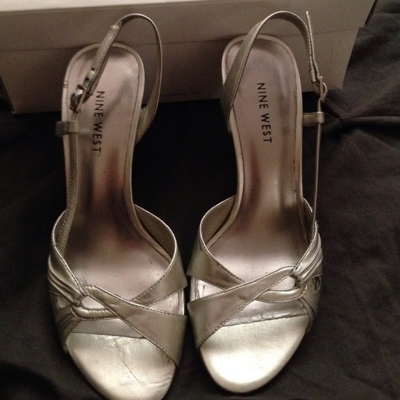 Nine West size 6 silver heels
