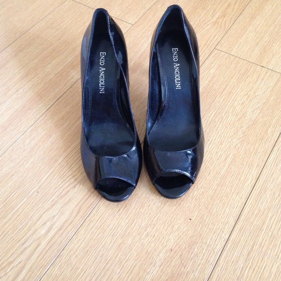 Enzo angiolini black pumps