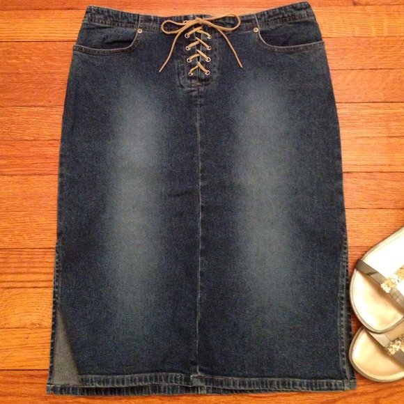 Denim skirt - Picture 2 of 3