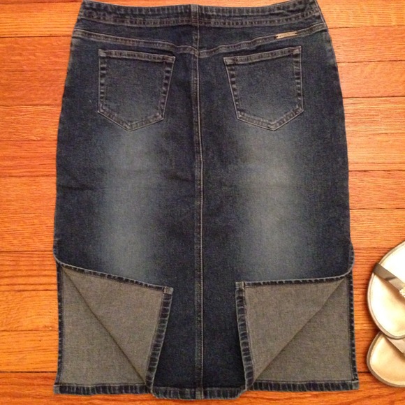 Denim skirt - Picture 3 of 3